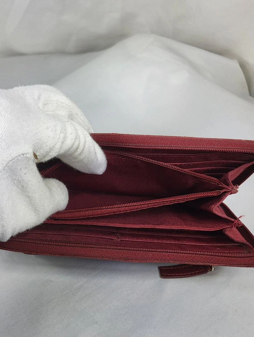 Liz Claiborne Red Leather Zip Wallet